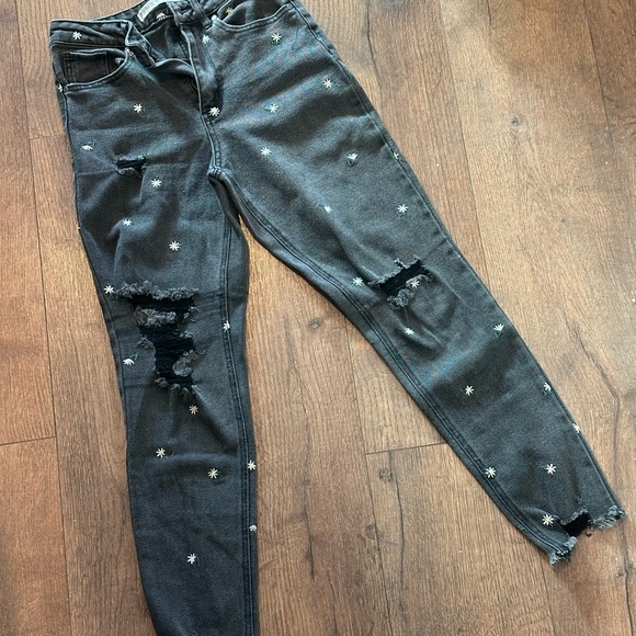 Tinseltown Juniors Distressed Jeans - Picture 7 of 7